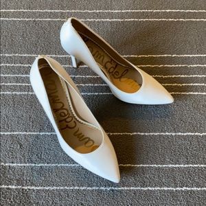 Beautiful white leather heels! Modern and cute!